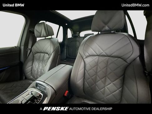 Used 2026 BMW X5 xDrive50e w/ M Sport Package AWD/4WD image 5