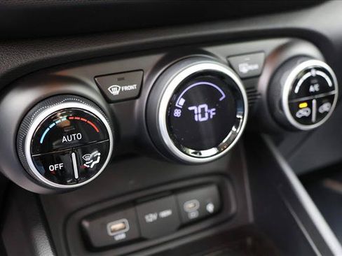 Certified 2026 Hyundai Venue SEL FWD image 19
