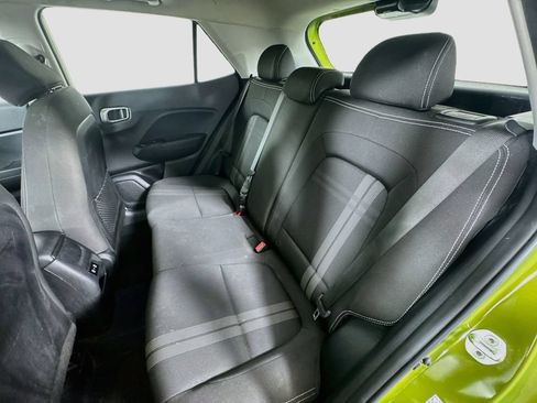 Used 2024 Hyundai Venue SEL FWD image 24