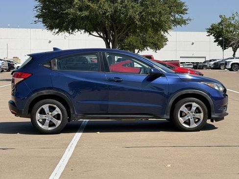 Used 2017 Honda HR-V LX image 3
