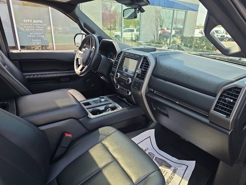 Used 2021 Ford Expedition XLT image 10