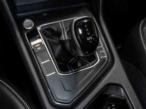 Used 2024 Volkswagen Tiguan SE R-Line image 23