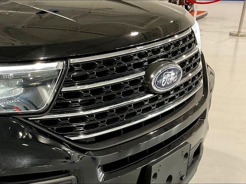 Used 2023 Ford Explorer XLT AWD/4WD image 33