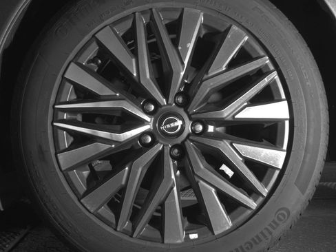 Used 2025 Nissan Altima 2.5 SV image 14