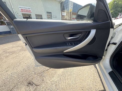 Used 2014 BMW 320i xDrive Sedan AWD/4WD image 19