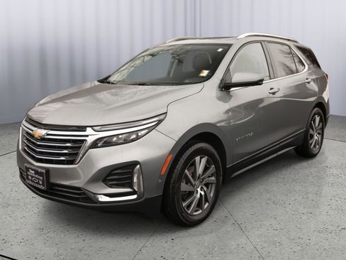 Used 2023 Chevrolet Equinox Premier image 17