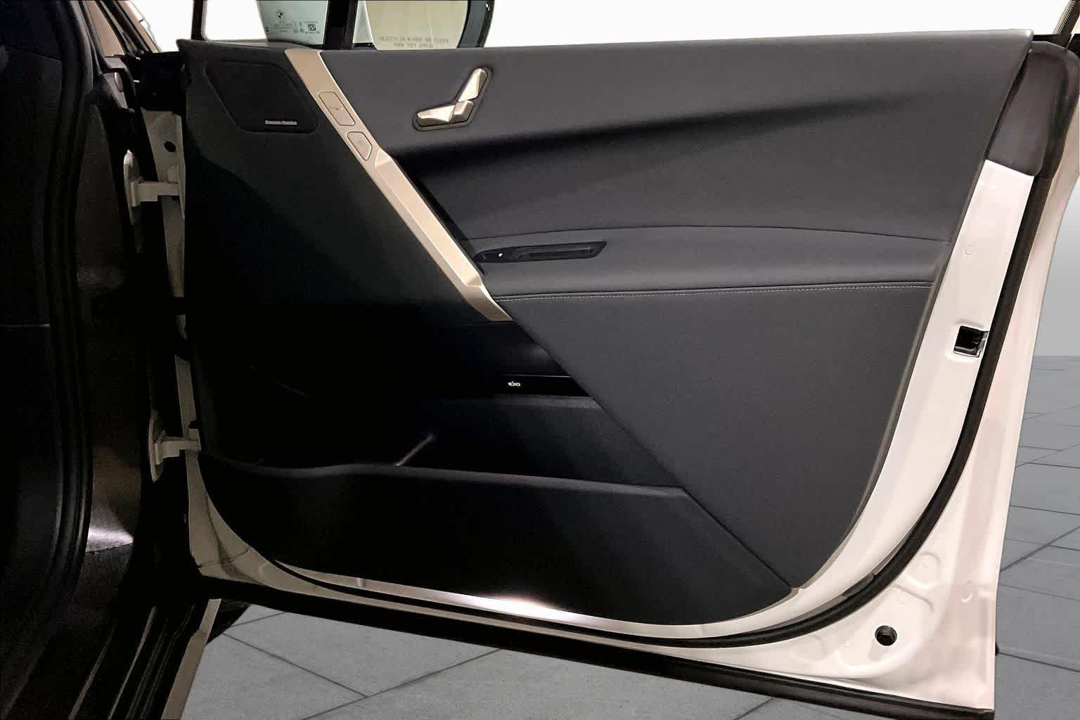 Used 2024 BMW iX xDrive50 w/ Convenience Package AWD/4WD image 22