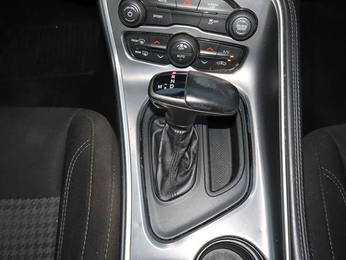 Used 2019 Dodge Challenger SXT image 18