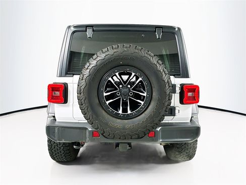 Used 2024 Jeep Wrangler Willys image 6