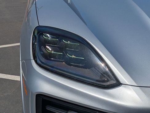 New 2026 Porsche Cayenne GTS image 11