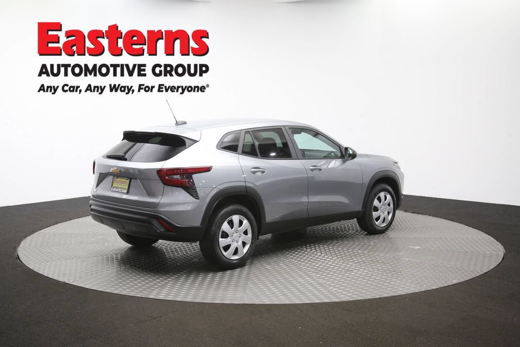 Used 2024 Chevrolet Trax LS FWD image 41