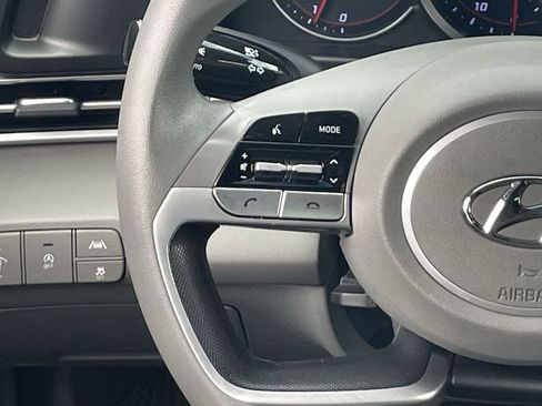 Certified 2023 Hyundai Elantra SE FWD image 22