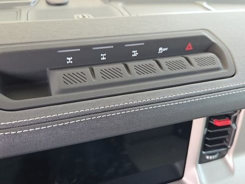 Used 2026 Ford Bronco Outer Banks w/ Sasquatch Package AWD/4WD image 25