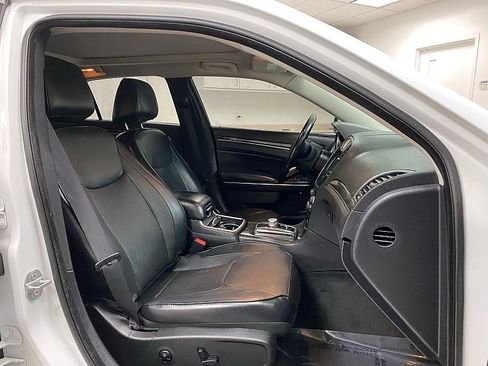 Used 2015 Chrysler 300 C image 14