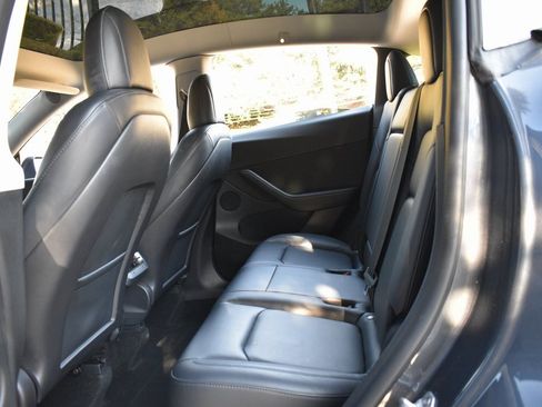 Used 2022 Tesla Model Y Performance image 25