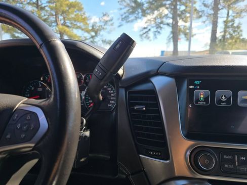 Used 2020 Chevrolet Tahoe LT image 24