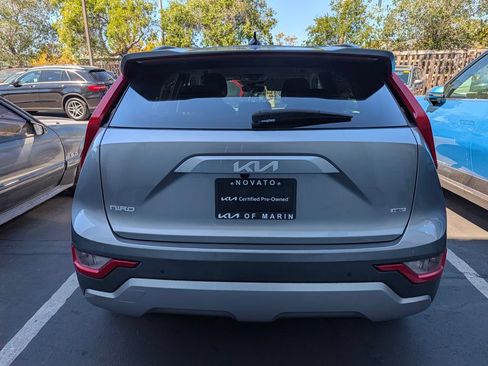 Used 2024 Kia Niro EX FWD image 3