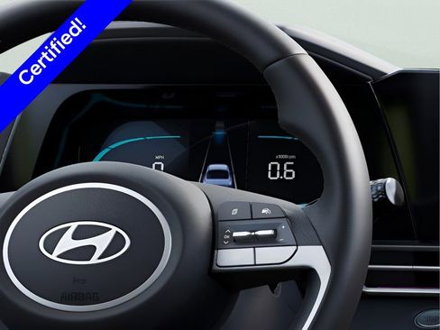 Used 2025 Hyundai Elantra Sport FWD image 14
