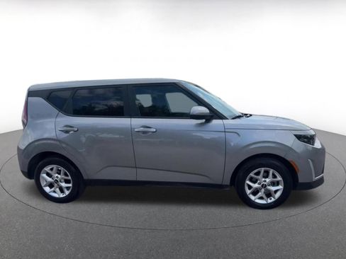 Used 2025 Kia Soul LX w/ LX Technology Package image 16
