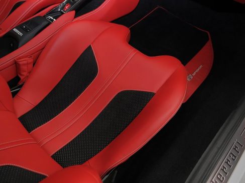 Used 2023 Ferrari F8 Tributo RWD image 21