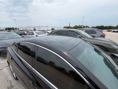 Used 2019 Toyota Avalon Limited FWD image 4
