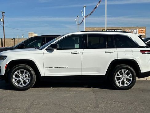 Certified 2022 Jeep Grand Cherokee Limited image 12