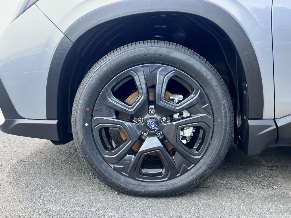 Certified 2025 Subaru Ascent Bronze Edition AWD/4WD image 9