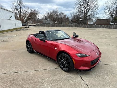 Used 2016 MAZDA MX-5 Miata Club image 23