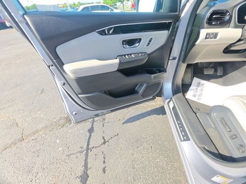 Certified 2024 Honda Pilot Touring image 13
