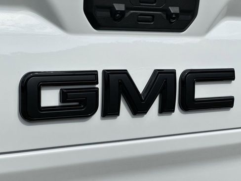 Used 2025 GMC Sierra 1500 AT4X AWD/4WD image 32