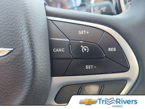 Used 2023 Chrysler Voyager LX FWD image 11