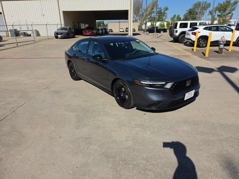 Used 2025 Honda Accord SE image 6