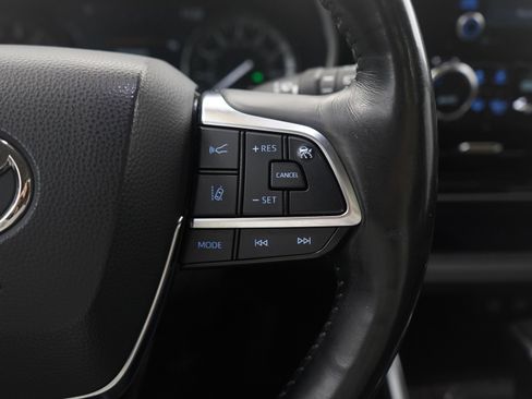 Used 2021 Toyota Highlander Limited image 30