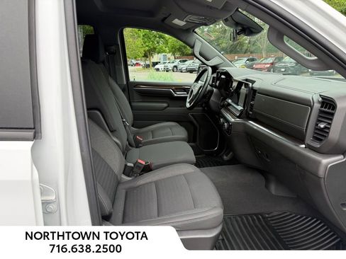 Used 2023 Chevrolet Silverado 1500 LT AWD/4WD image 11