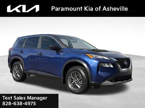 Used 2023 Nissan Rogue S image 1