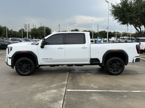 Used 2025 GMC Sierra 2500 AT4 AWD/4WD image 8