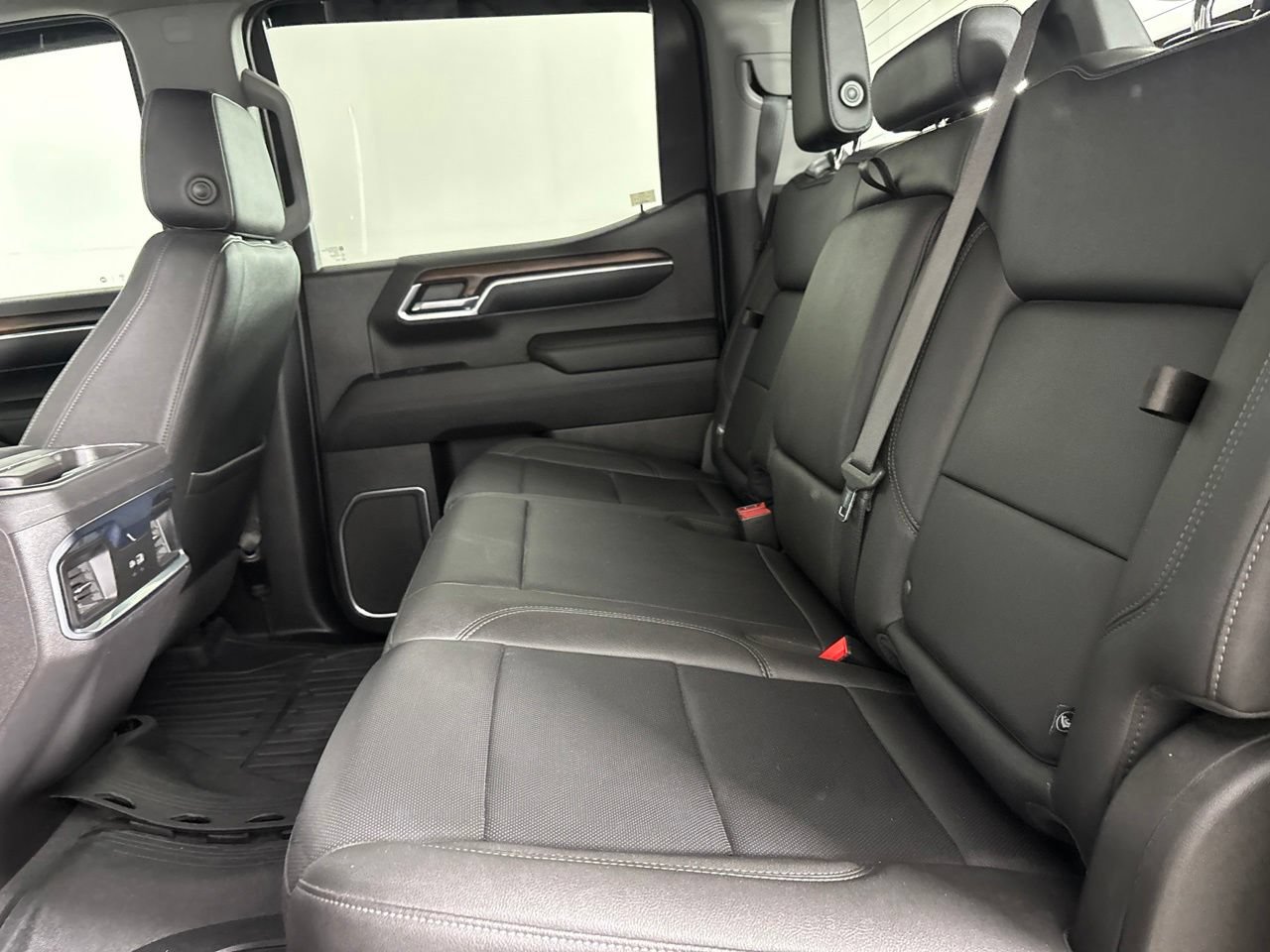 Used 2022 GMC Sierra 1500 SLT AWD/4WD image 25