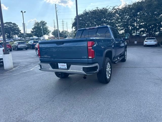 Used 2025 Chevrolet Silverado 2500 LTZ w/ LTZ Convenience Package AWD/4WD image 15