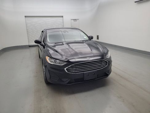 Used 2019 Ford Fusion SE FWD image 14