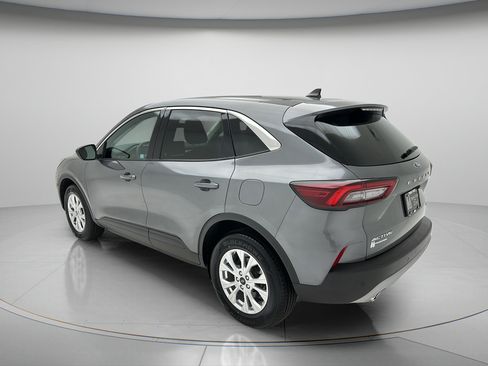 Used 2023 Ford Escape Active w/ Tech Pack #1 AWD/4WD image 4