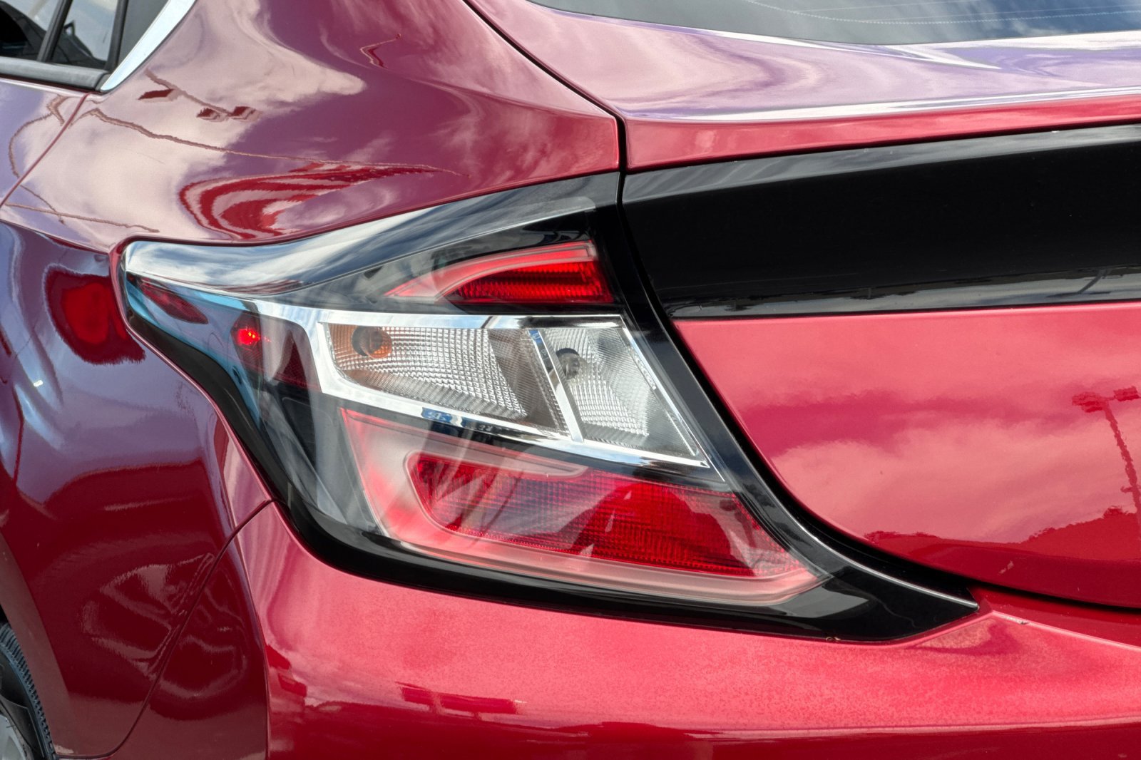 Used 2019 Chevrolet Volt Premier w/ Driver Confidence II Package FWD image 46