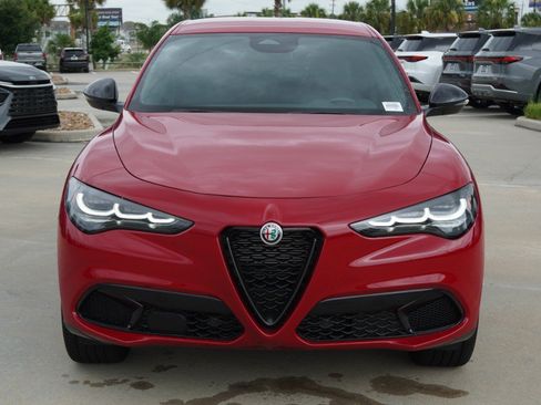Used 2025 Alfa Romeo Stelvio Sprint AWD/4WD image 2