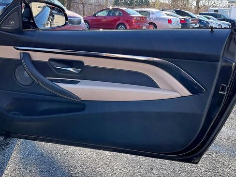 Used 2018 BMW M4 Convertible w/ Competition Package image 21