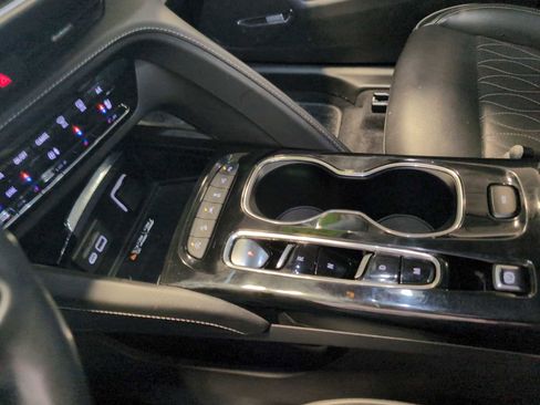 Used 2023 Buick Envision Avenir image 16