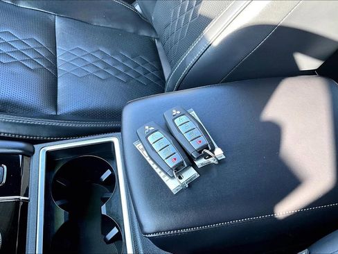 Used 2025 Mitsubishi Outlander SEL Black Edition image 11