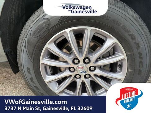 Used 2024 Buick Enclave Essence FWD image 31