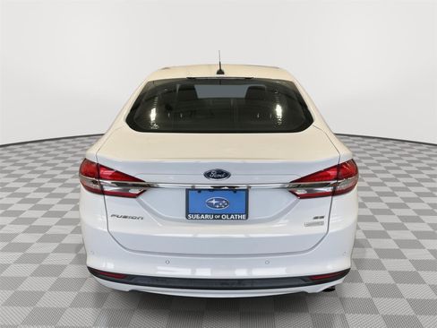 Used 2017 Ford Fusion SE w/ Fusion SE Technology Package FWD image 14