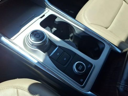 Used 2022 Ford Explorer Limited AWD/4WD image 21