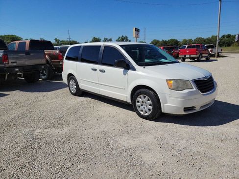 Used 2008 Chrysler Town & Country LX FWD image 1