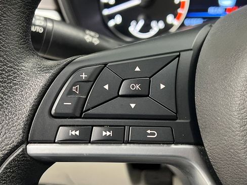 Used 2024 Nissan Altima 2.5 SV FWD image 35